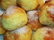 Nejlepší tvarohové buchty máte hotové za 20 minut. Recept pro líné lidi, kteří se chtějí dobře najíst