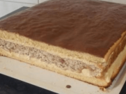 Recept na nesmrtelné řezy: Famózní dezert s ořechy a těstem měkoučkým jako pavučinka!